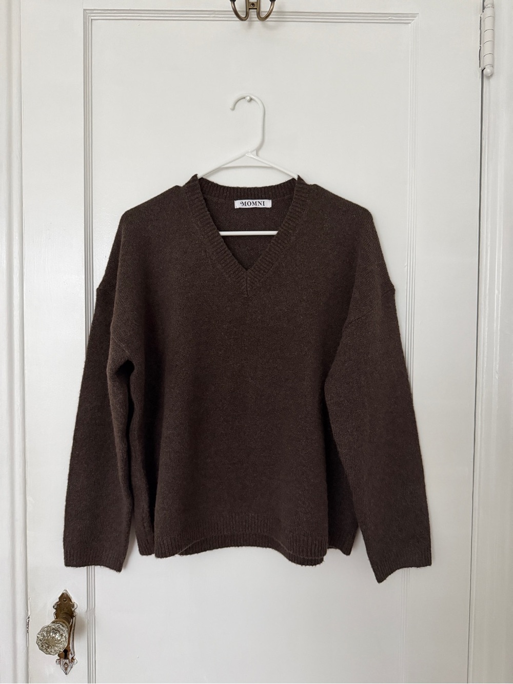 Mod Ref-Momni V-Neck Brown Sweater